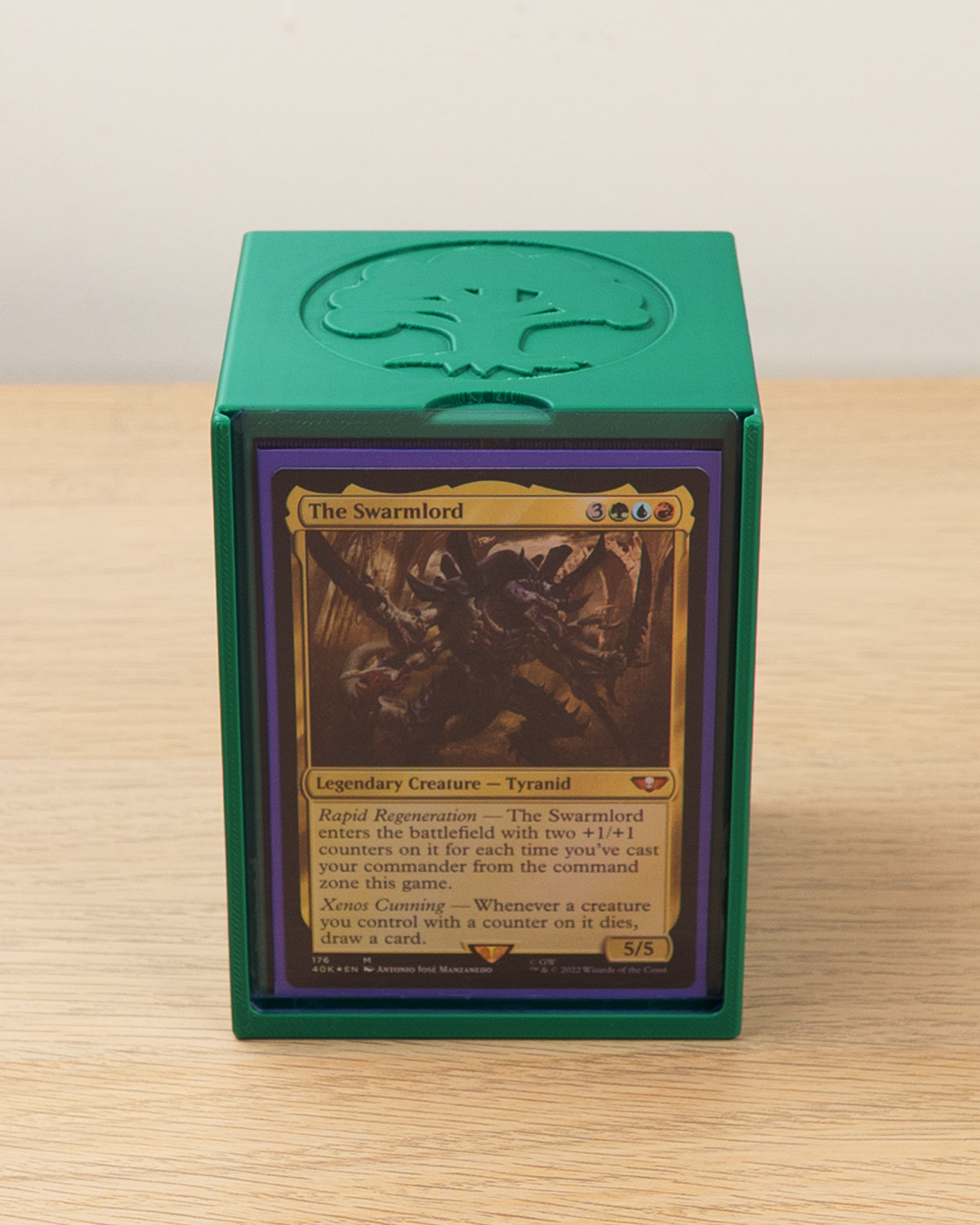 Commander Display Deck Box for MTG - Customisable Showcase Bearonauta Commander Display Deck Box for MTG - Customisable Showcase Bearonauta