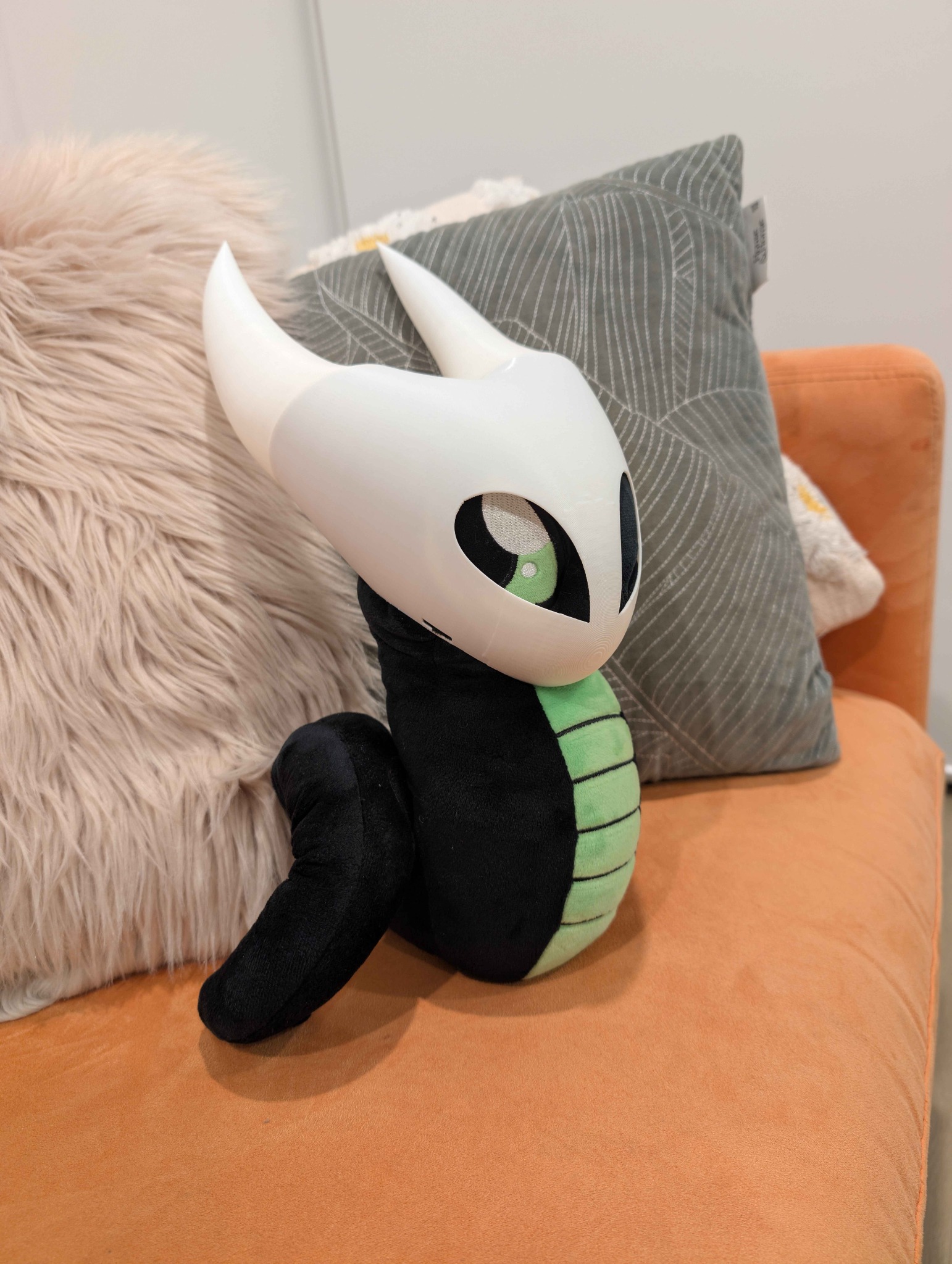 Custom Silksong mask made for Razer's Sneki Snek